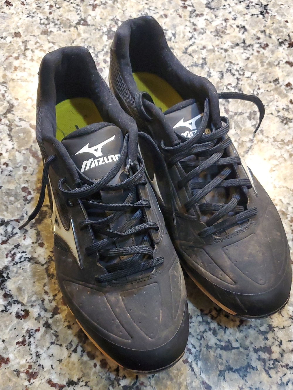 Mizuno Men’s Black Athletic Cleats